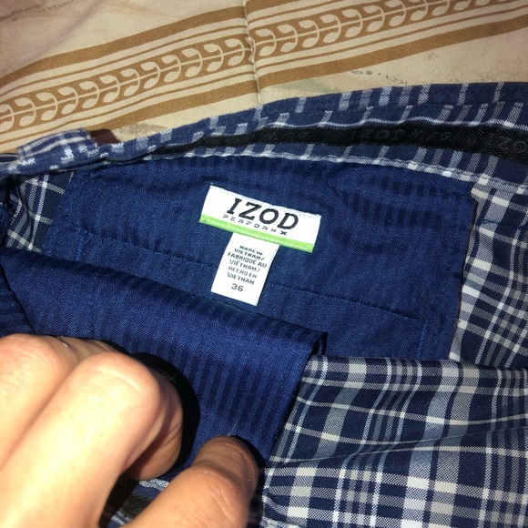 Izod shorts - Picture 3 of 3